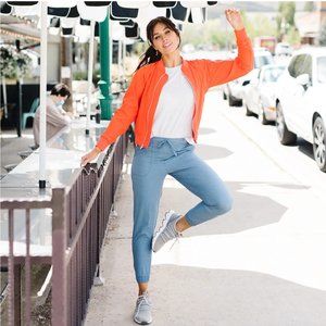 Albion jetsetters in light blue chambray